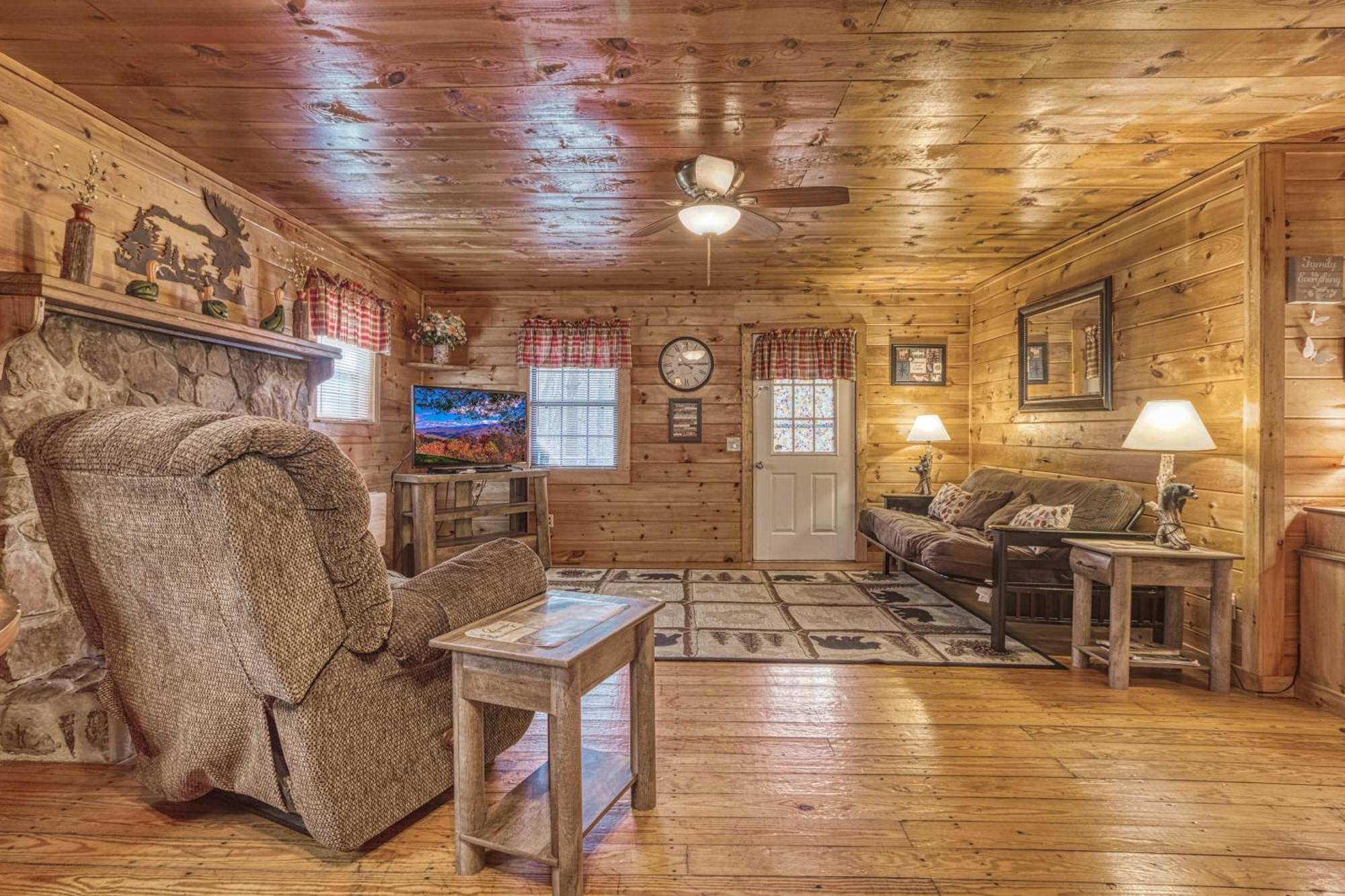 Bear Den, Hot Tub, 1089 Of Free Attraction Tickets For Each Paid Day, Dollywood And More! Sevierville Pokoj fotografie